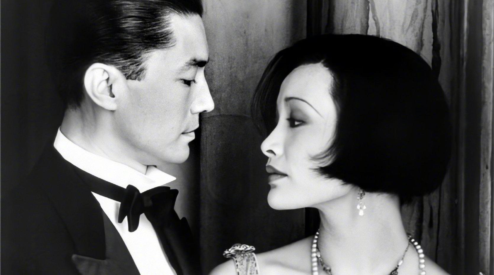 将在香港重映 为您推荐: 关于《末代皇帝》的一段采访,尊龙气质太好了