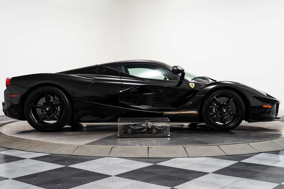 法拉利laferrari实车 帅气的全黑造型