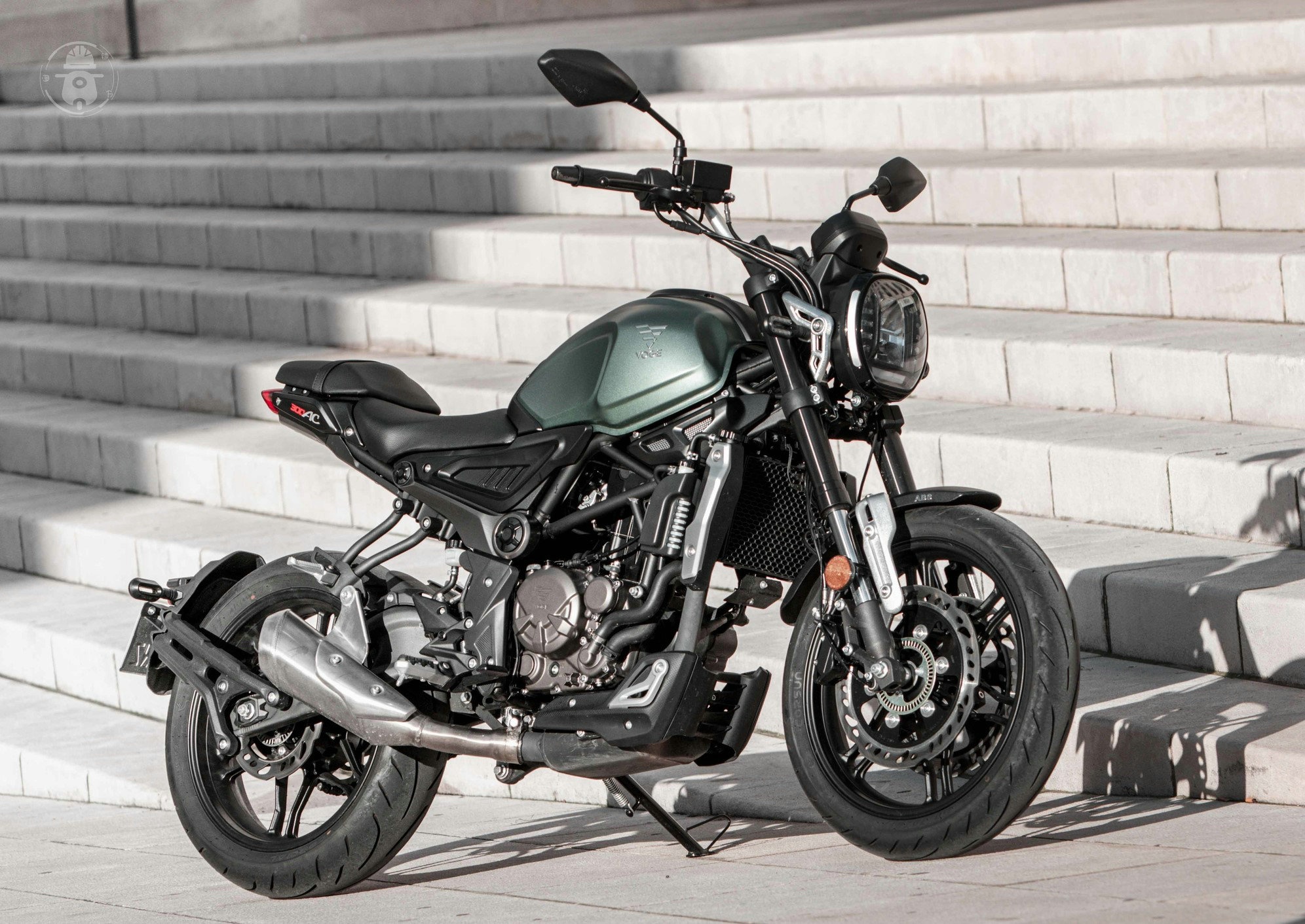 高级感营造到位 同级质感最佳 运动复古摩托无极300ac测评-新浪汽车