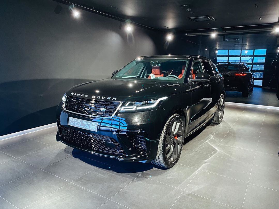 路虎揽胜星脉实车 全黑的设计