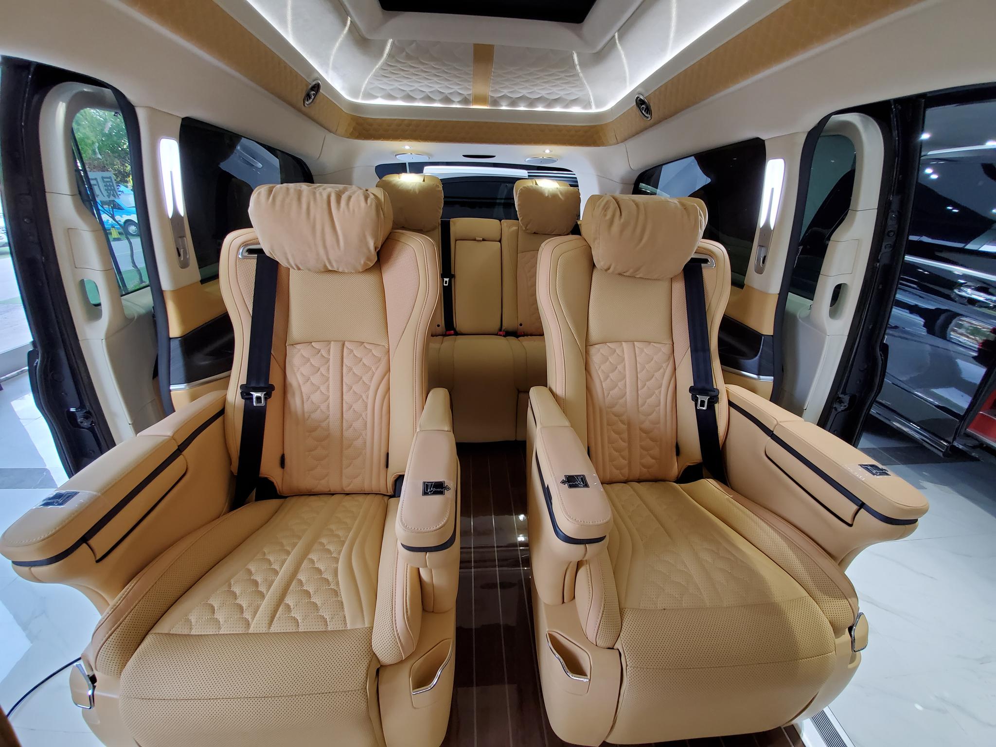 二排座椅加高低调节