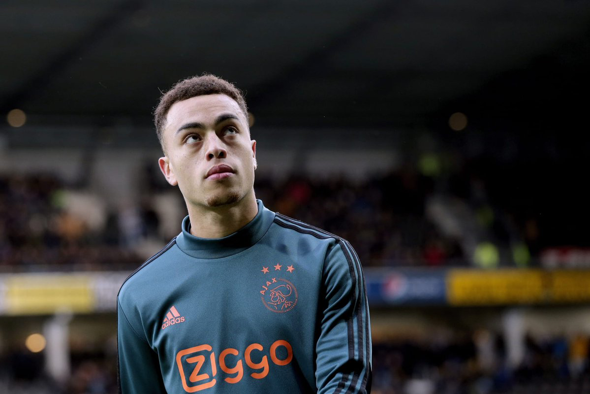 天空体育:拜仁和两支英超队有意戴斯特,球员更想去拜仁