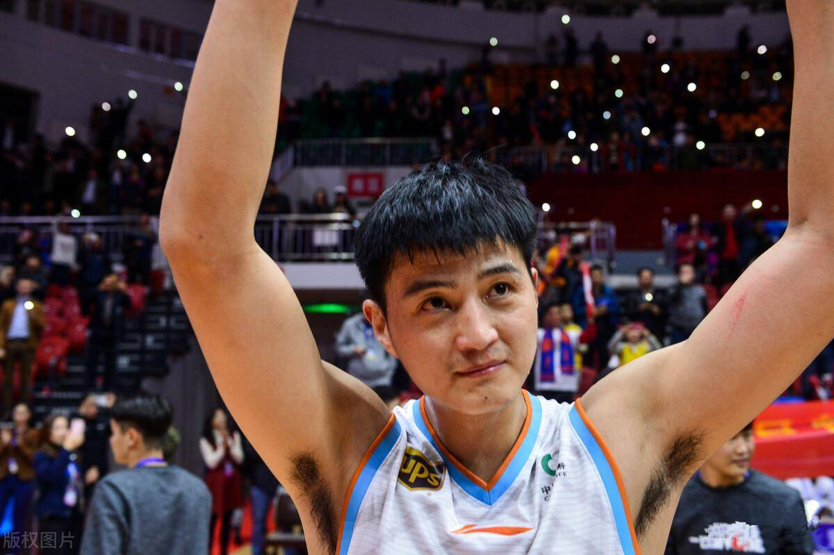 新疆男篮官微长文祝福俞长栋画栋朝飞日愿君长扬帆