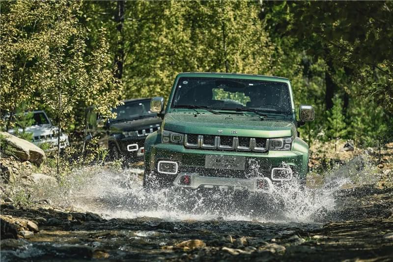 20万级唯一短轴+三把锁 BJ40致敬2020版上市16.99万起售