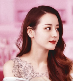 谈到五官立体度绝对绕不过迪丽热巴,看看那些美出圈的侧脸图就知道了.