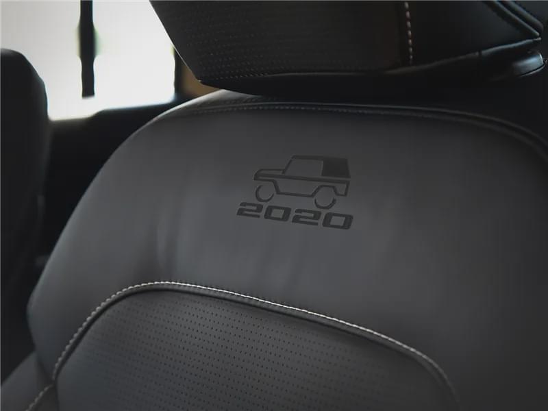 20万级唯一短轴+三把锁 BJ40致敬2020版上市16.99万起售