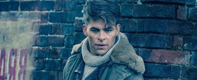 在上映的dc电影《神奇女侠》的结尾,史蒂夫特雷弗毅然牺牲自己拯救了