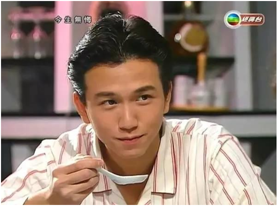 55岁温兆伦大变样减肥成功似小鲜肉戴大金链土豪风十足