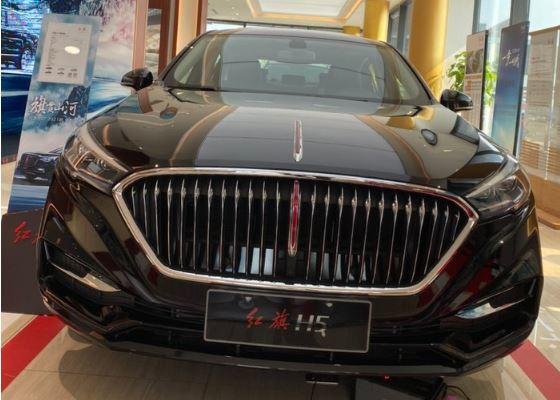 2020款红旗h5到店,黑色涂装获好评,1.8t提速8秒配48v轻混系统