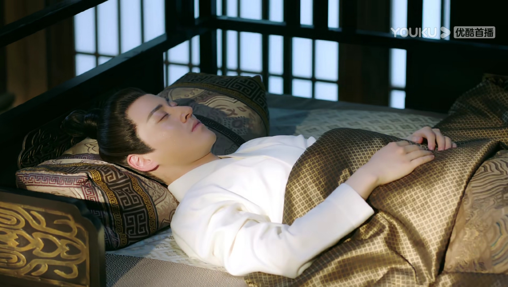 《琉璃》钟敏言不完美却被观众喜爱 新人演员李俊逸未来可期