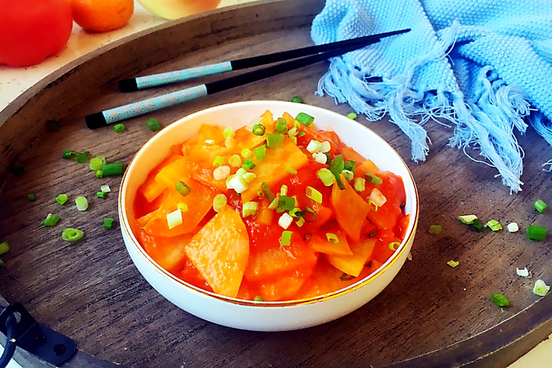 让人感觉到心情舒畅,所以很多菜品有着番茄的踪迹,比如西红柿炒鸡蛋