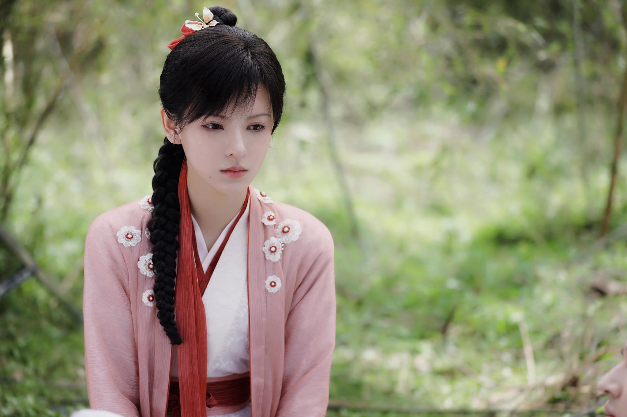 网友:不如现代装|琉璃|张予曦|古装_新浪新闻