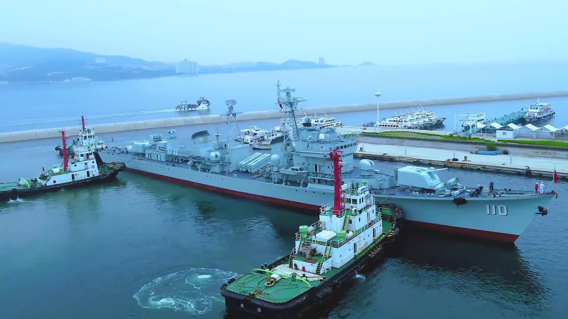 据@威海刘公岛景区 消息,中国首款国产驱逐舰051型之一