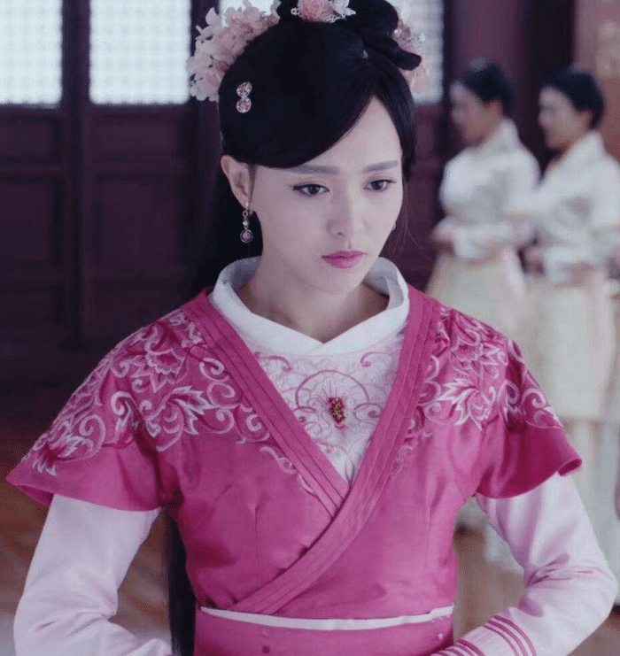 唐嫣扮演《锦绣未央》女主角李未央△方山永固陵火
