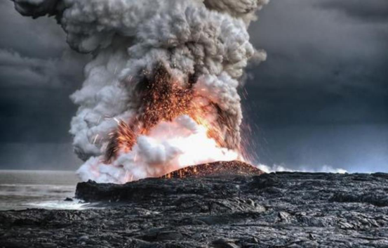 又由于火山灰更容易停留,因此生物很容易陷入火山灰带来的危害"死循环