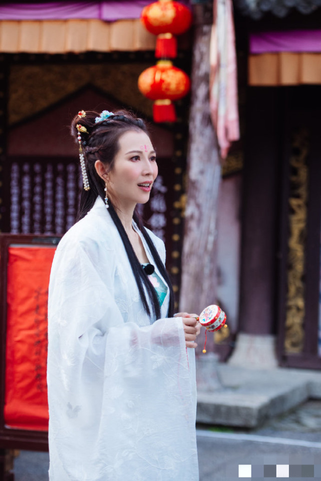 蔡少芬古装再现"甄宓"美貌,与张晋喝交杯酒秀恩爱,甜如热恋