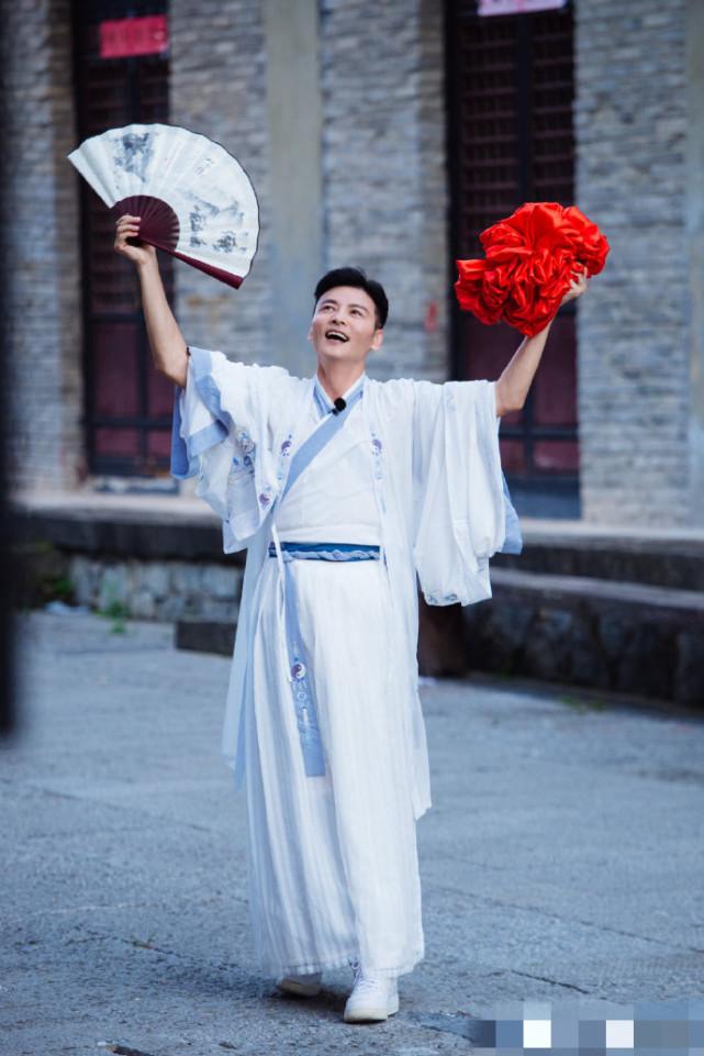 蔡少芬古装再现"甄宓"美貌,与张晋喝交杯酒秀恩爱,甜如热恋