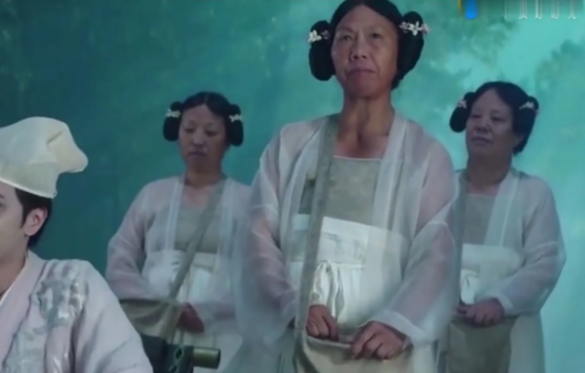 她原是个油漆工,因长得丑被周星驰发掘,61岁成为"星女郎"|张美娥|星爷