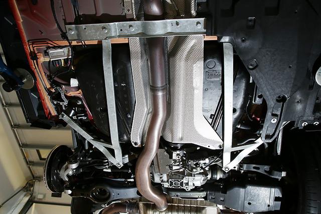 奔驰gla45s底盘解析这suv凭啥这么快