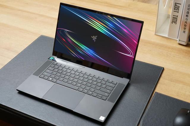 设计类同学看过来,这台雷蛇灵刃15精英版会让你如虎添翼