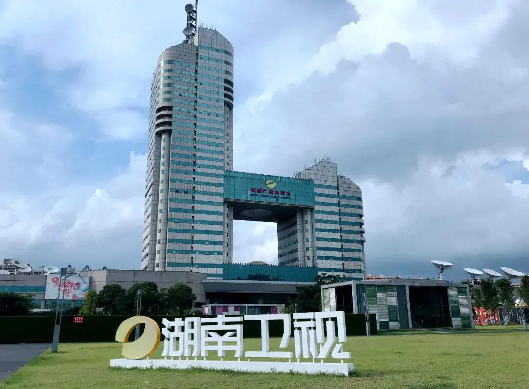 那些在芒果台实习的女孩,为什么没钱也快乐?