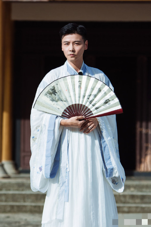 蔡少芬古装再现"甄宓"美貌,与张晋喝交杯酒秀恩爱,甜如热恋