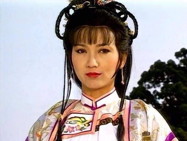 真的没甚差别,这三位女子都是妙龄姑娘,都是在乾隆下江南的时候与他