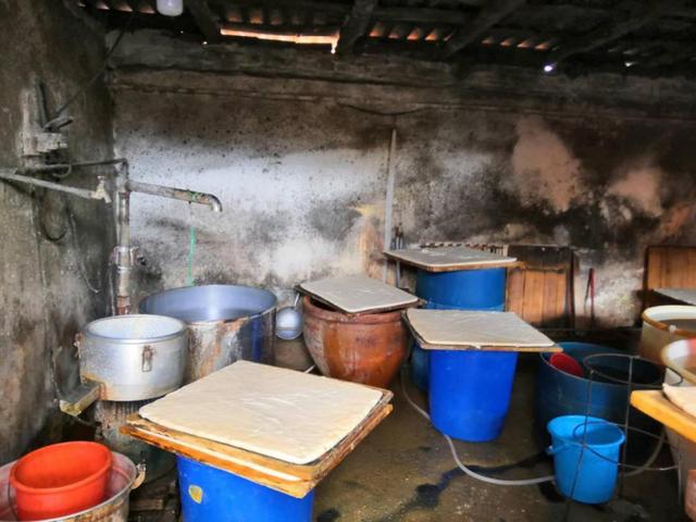 坚决取缔无证小作坊 咸宁市咸安区严打食品"三黑"