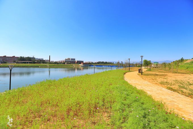 石家庄赞皇有一处槐河湿地,山清水秀,是乡村休闲游的好去处