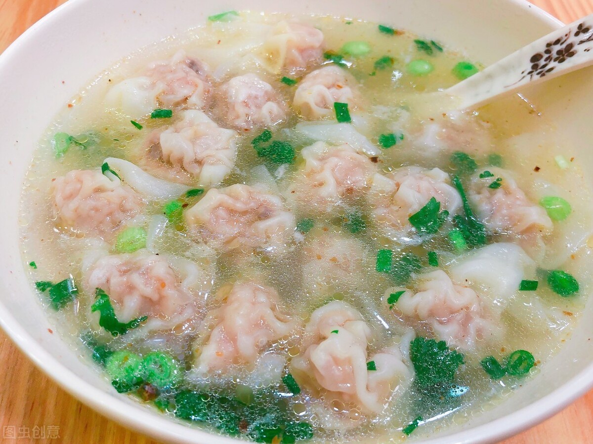 早餐不知道吃什么?做点葱花鸡蛋饼 鲜肉小馄饨,比外面买的好吃