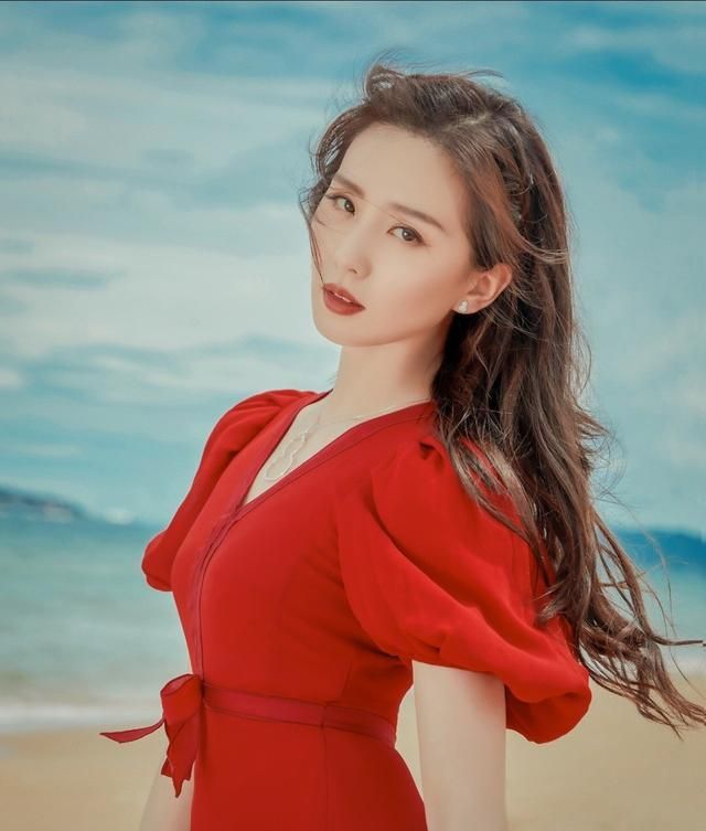 刘诗诗碧海蓝天红裙大片,真是美人如诗,而你会怎么评价?