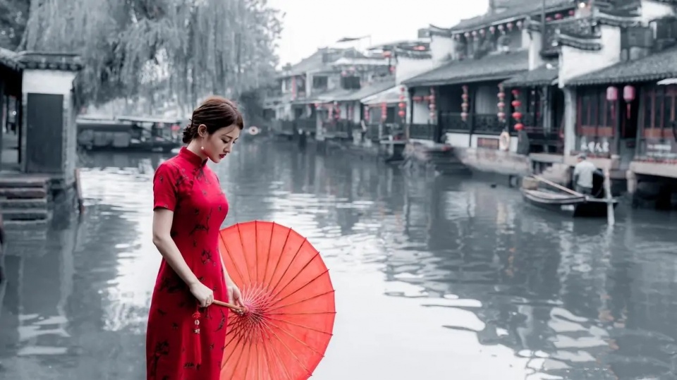 6张古镇青石板美女照片好在哪里?学习10个优点,拍好看俏佳人