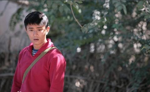 38岁童星李传9岁成名父母离世留千万遗产今却捡垃圾为生