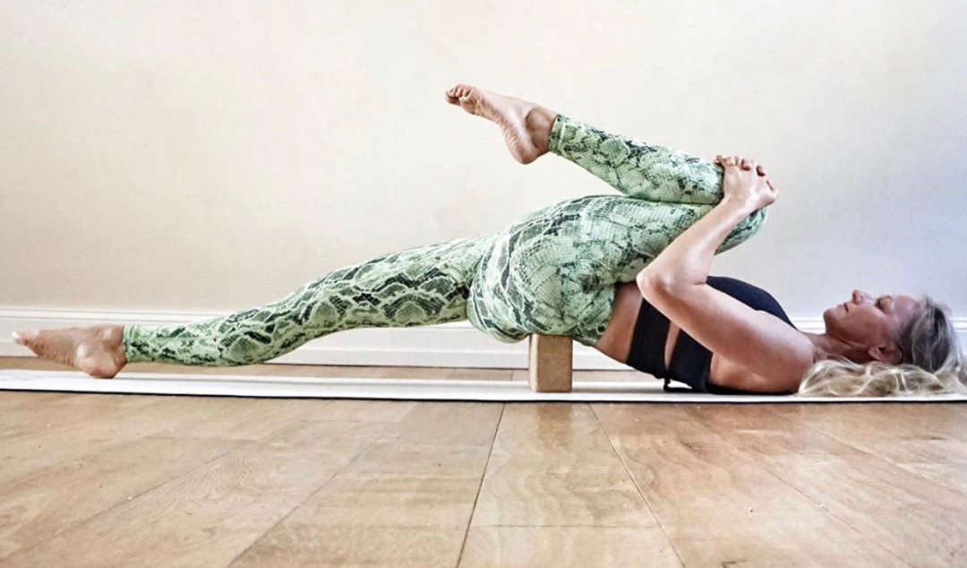 如何解锁瑜伽半蛙式这套瑜伽序列助你轻松搞定赶紧尝试一下吧