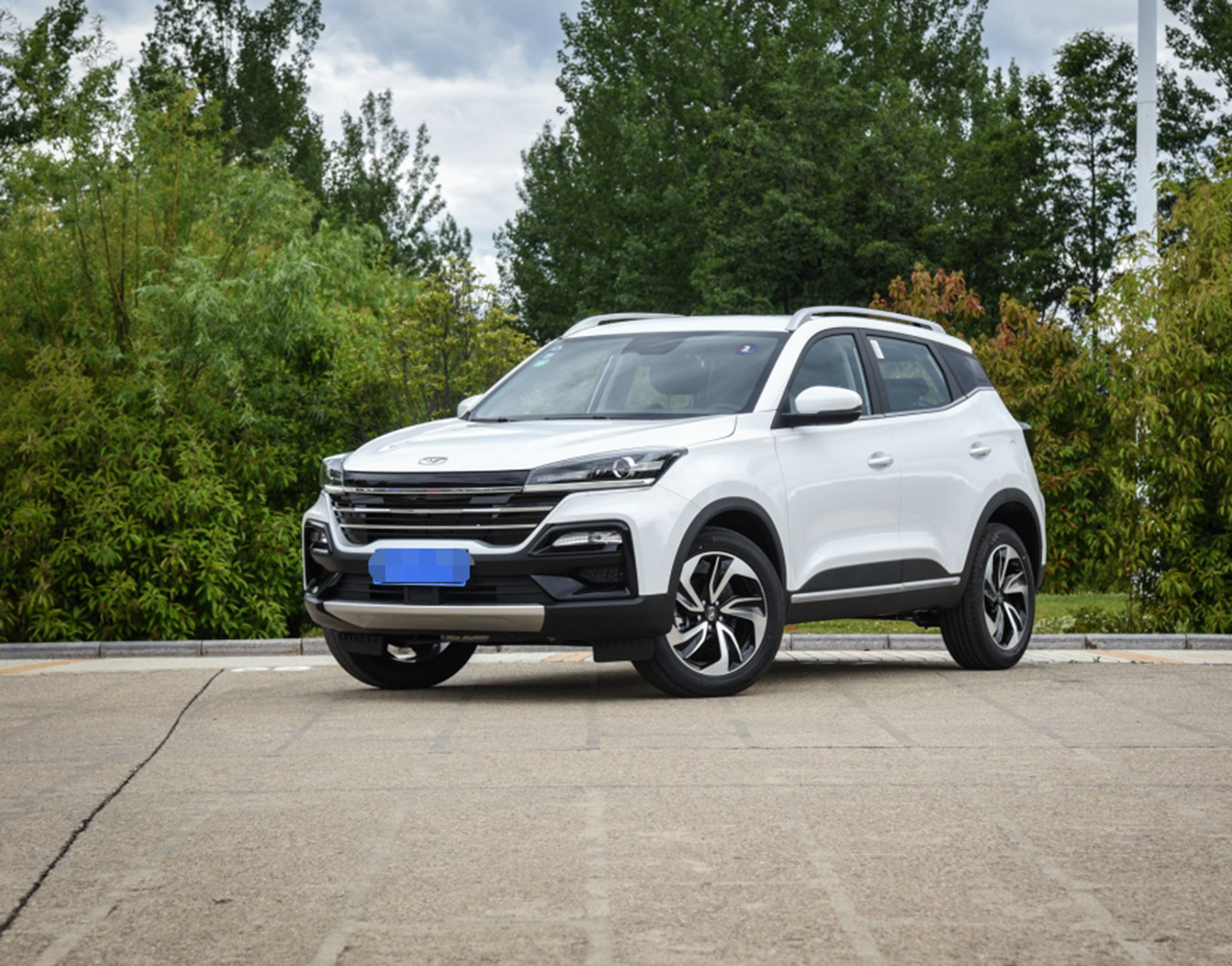 五粮液花25亿造车起售539万一看车标设计师准没少喝