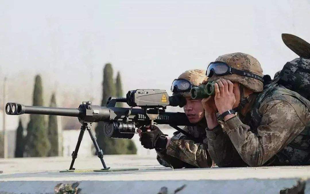 qlz-11式狙击榴弹发射器不过04式在重量上没有过多要求,25kg的大个