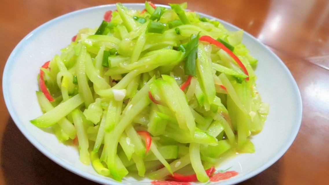 第一道:素炒黄瓜丝