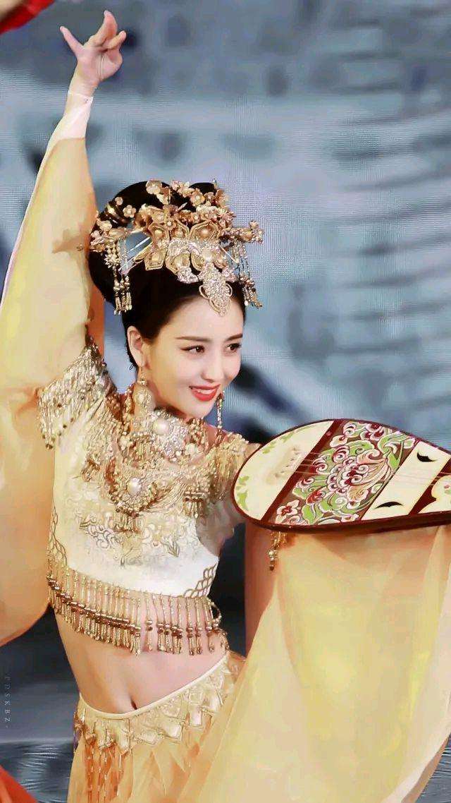 佟丽娅绝美古装动图演祸国殃民的绝世妖妃太适合了