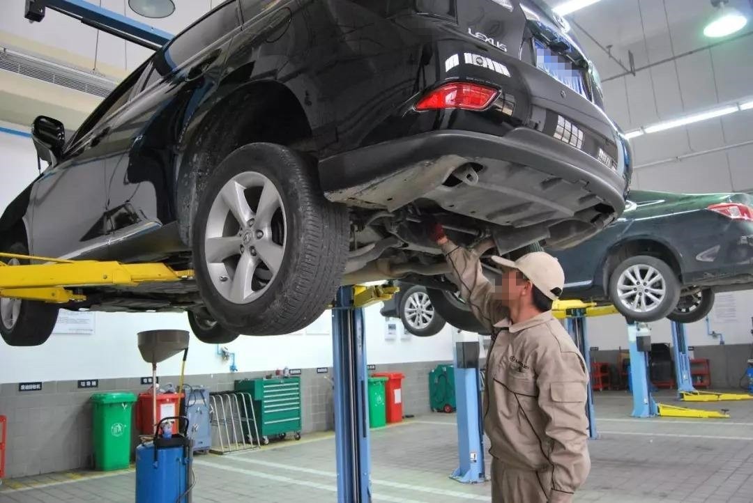 奔驰三无配件修车花15万车主看不见的地方都是利润和坑