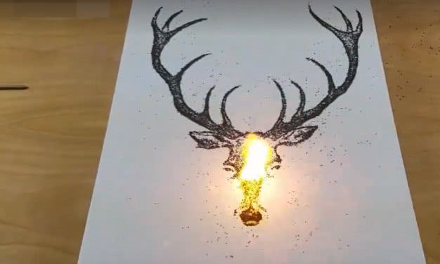 但令人意外的是这幅画竟然不是用墨水画的,而是用火药画的,是不是很