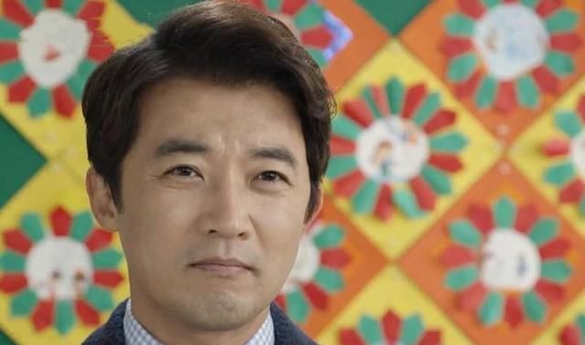 安在旭48岁近况曝光妻子已怀二胎一代韩流鼻祖成了超级奶爸