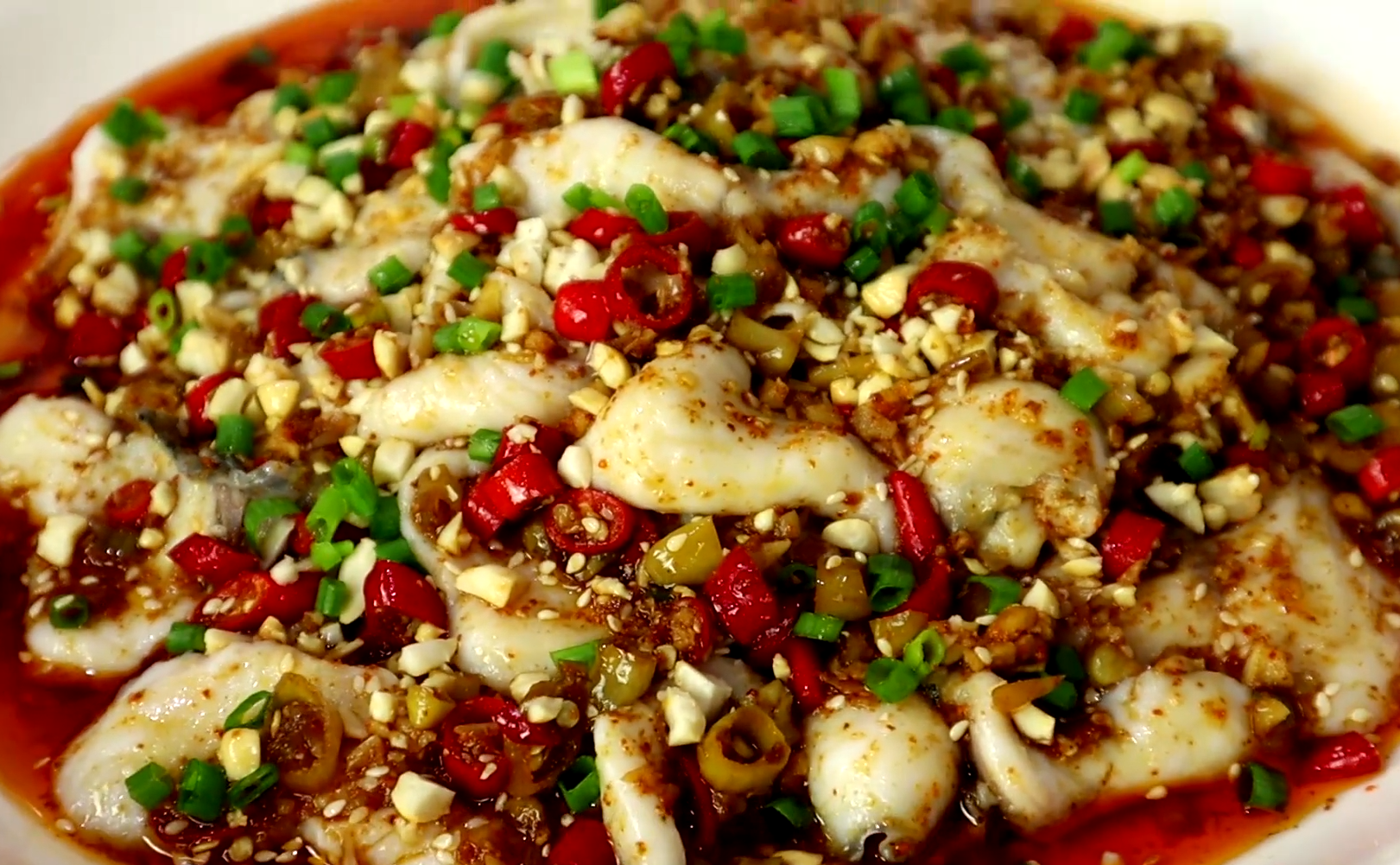 草鱼最过瘾的做法,比酸菜鱼水煮鱼还好吃,开胃解馋,上桌就扫光