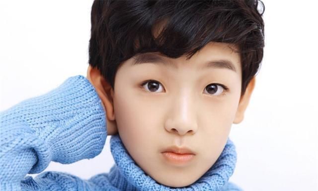 黄天崎被称娱乐圈的小劳模 八岁出道 八年出演七十多部作品