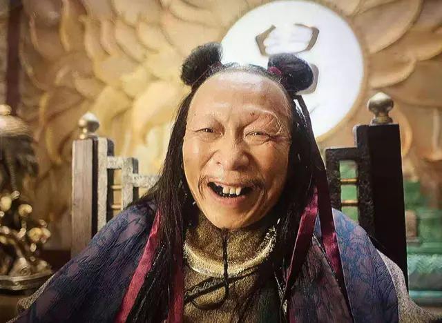 里的裘千尺,一个是《倚天屠龙记》里的韦一笑,虽然在电视剧里这只是个