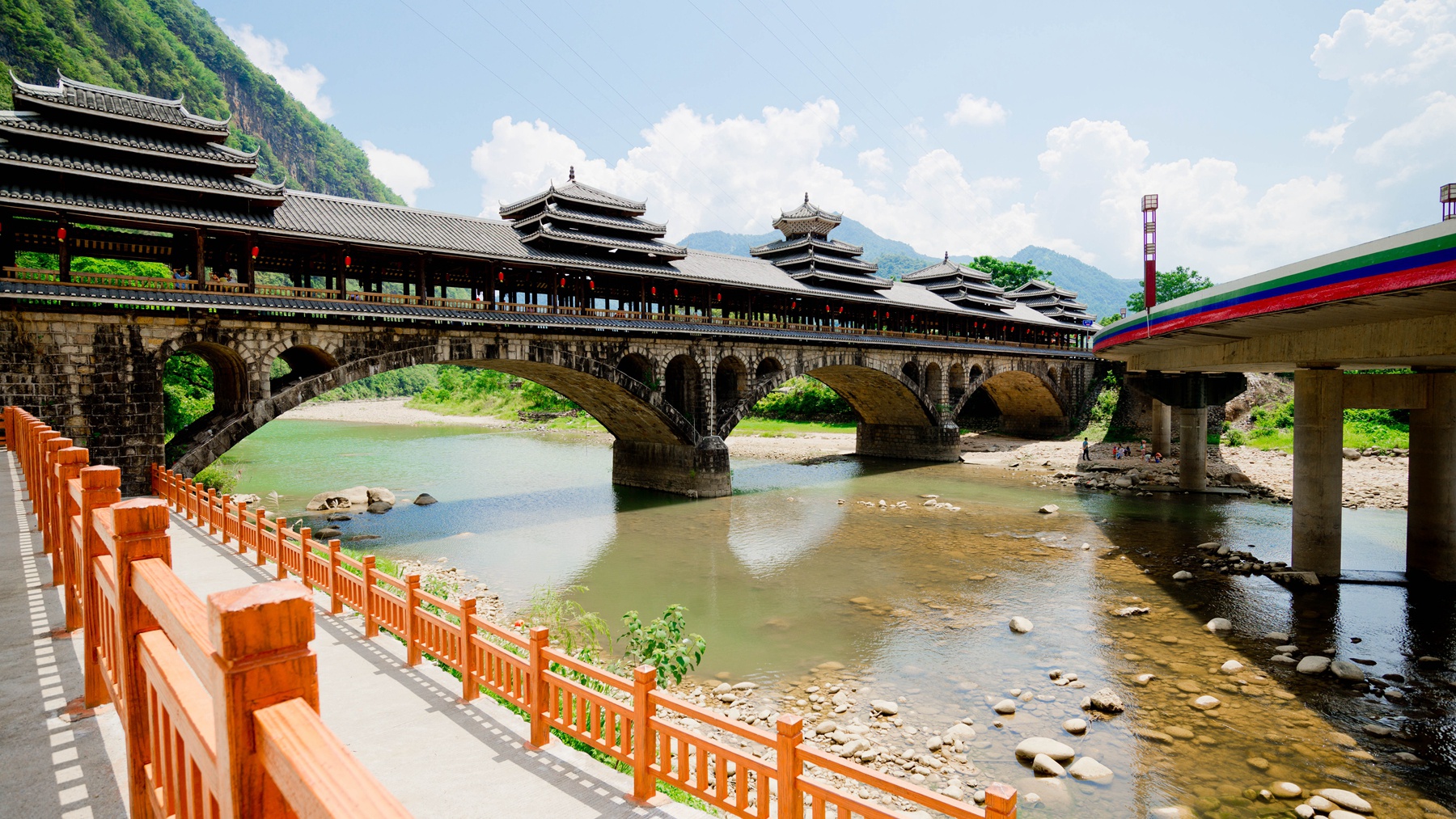 清远英明风雨桥位于阳山秤架爆红清远的网红桥