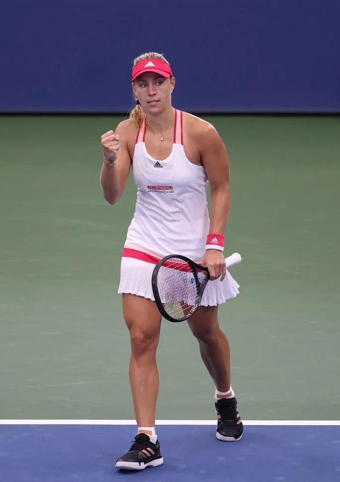 继李娜,科娃后又一位内战女皇诞生!七年不败,豪取17连胜