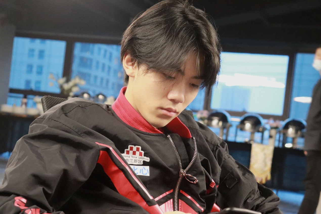 kpl水平不够粉丝来凑we粉丝强抬best上首发,称没他就不看比赛