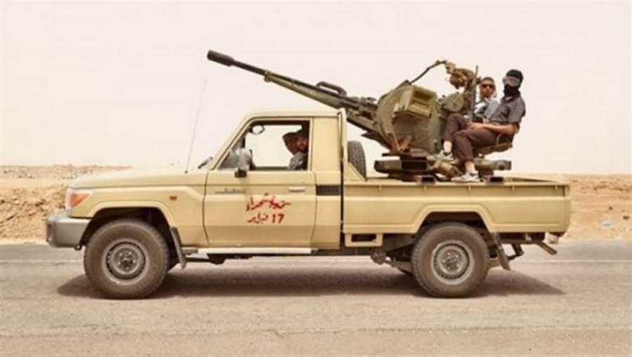 丰田公司生产的客货两用车"皮卡"可谓是少不了的高效战车