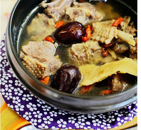 滋补又营养的当归大枣炖鸭简单易学赶快get到它的做法