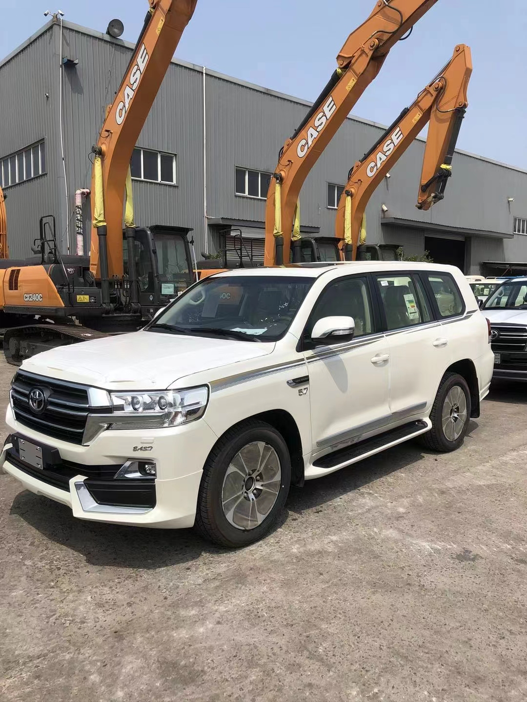 大批2021款陆巡到港,新外观 4.5t动力,猛降8万,帅气